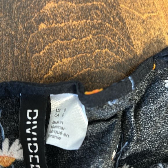 H&M romper. - Picture 7 of 7